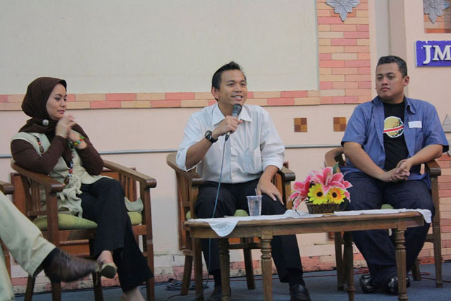 Dondi dan Ligwina Hananto Dondi dan Ligwina Hananto